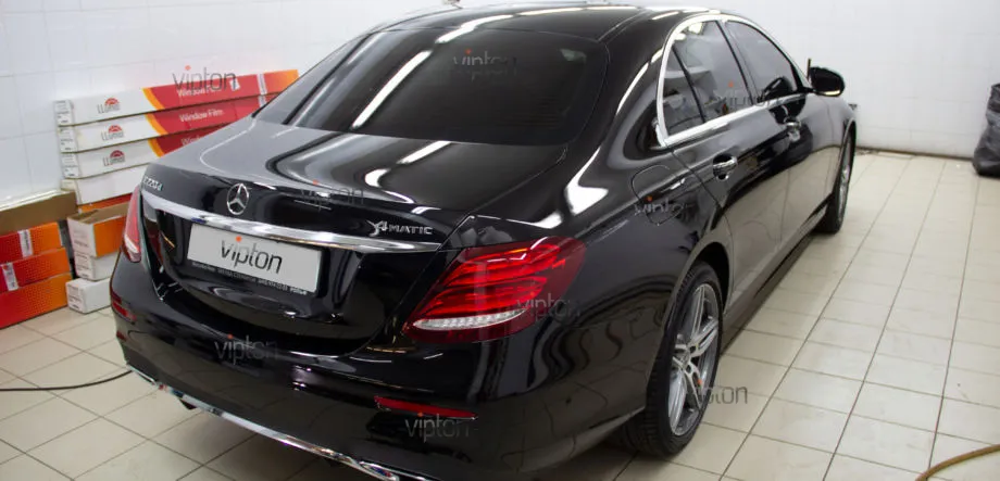 MERCEDES E-KLASS W-213 LLUMAR GLOSS PPF 8