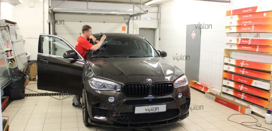 IMG_7730 — BMW X6: атермальная пленка | VIPTON — Атермальная тонировка авто – надежная защита нового поколения | VIPTON