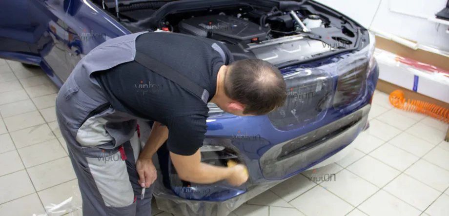 BMW X-3: LLUMAR GLOSS PPF 6