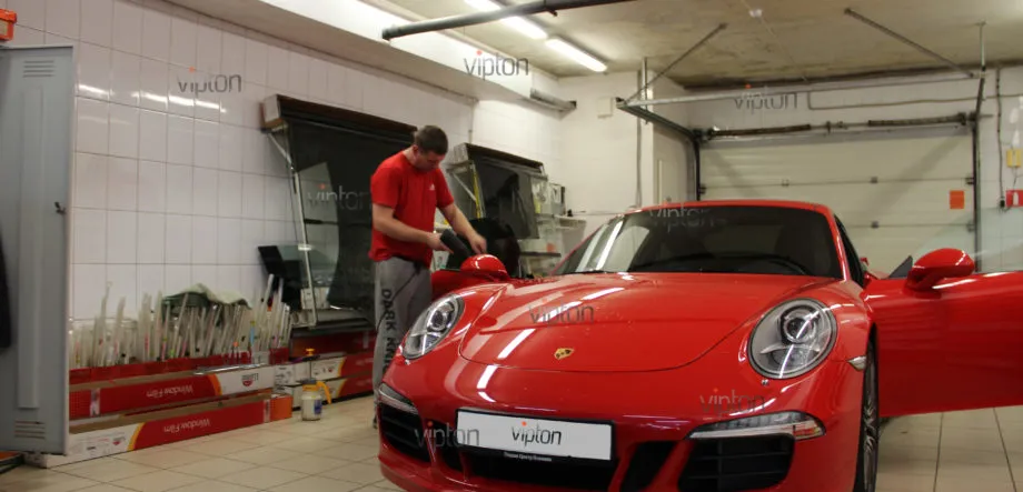 Porsche 911 Llumar ATR 15 CH SR HPR. 8 Porsche 911 Llumar ATR 15 CH SR HPR. 8
