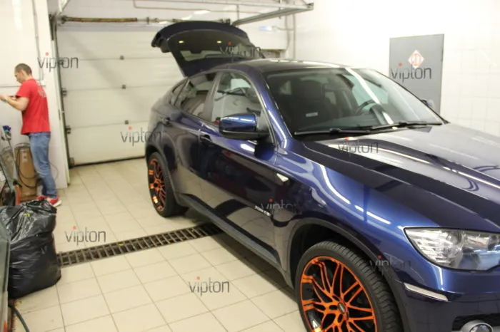 000537 — BMW X6: Абразивная полировка кузова и нанесение керамического | VIPTON