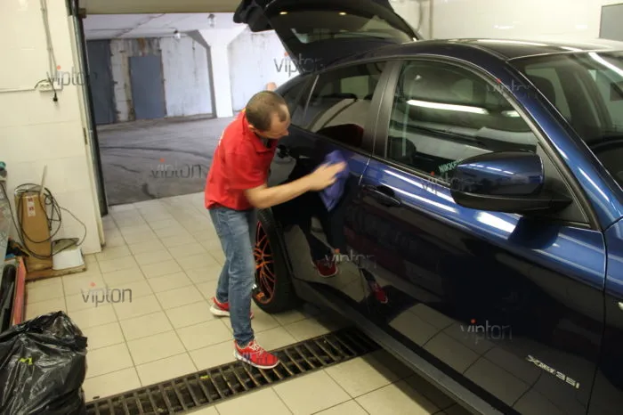 000541 — BMW X6: Абразивная полировка кузова и нанесение керамического | VIPTON
