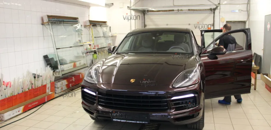 Porsche Cayenne:Бронирование стекол 6