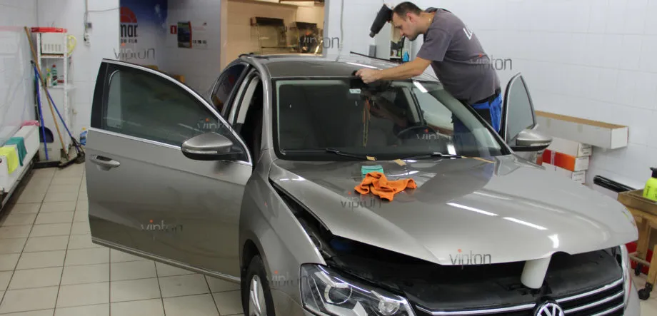 Volkswagen Passat: Бронирование лобового стекла 4 Volkswagen Passat: Бронирование лобового стекла 4
