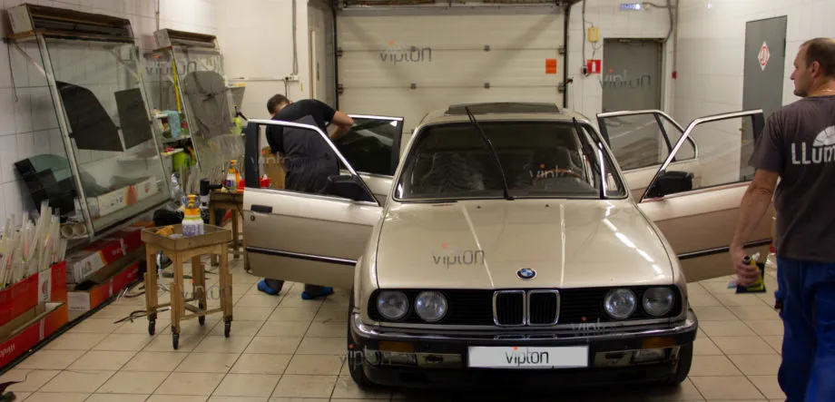 BMW E-30 LLumar ATR 05. 5 BMW E-30 LLumar ATR 05. 5