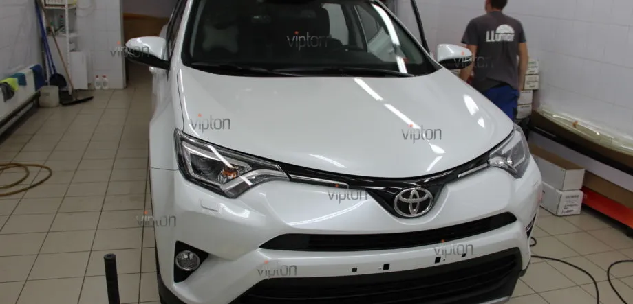 Toyota RAV4:LLumar PPF Gloss HC CA 3