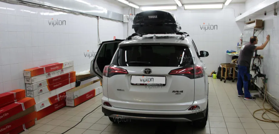 Toyota RAV4: LLumar ATR 05 3