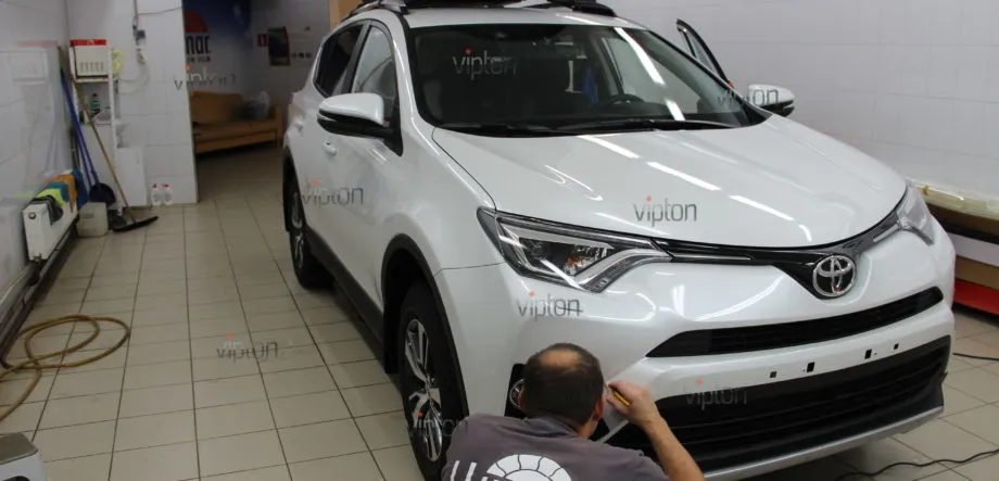 Toyota RAV4:LLumar PPF Gloss HC CA 4