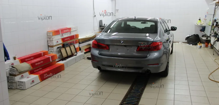 BMW 5 серия (G-30): Антигравийная защита LLumar PPF Gloss 5