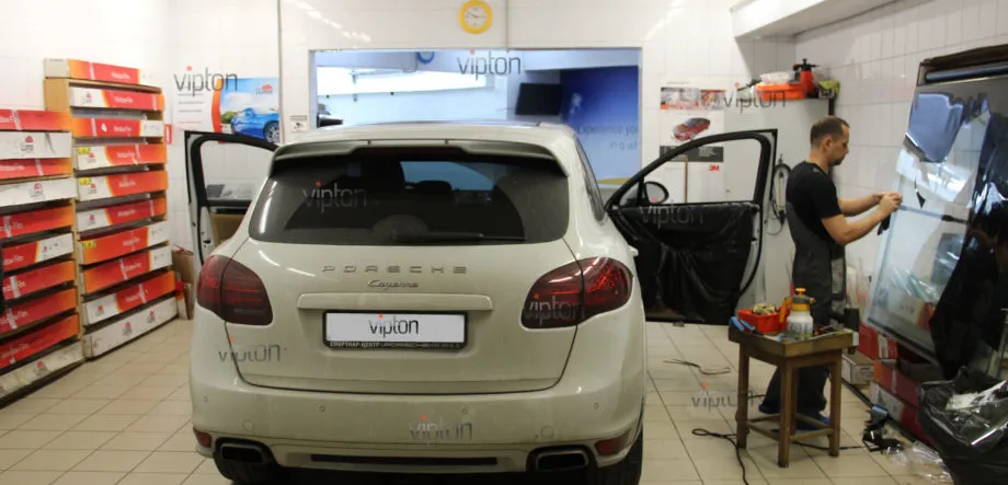 Porsche Cayenne:LLumar AIR 75 SR HPR. 1