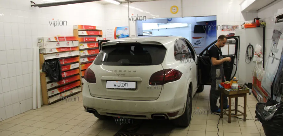 Porsche Cayenne:LLumar AIR 75 SR HPR. 2