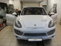 Porsche Cayenne:LLumar AIR 75 SR HPR.