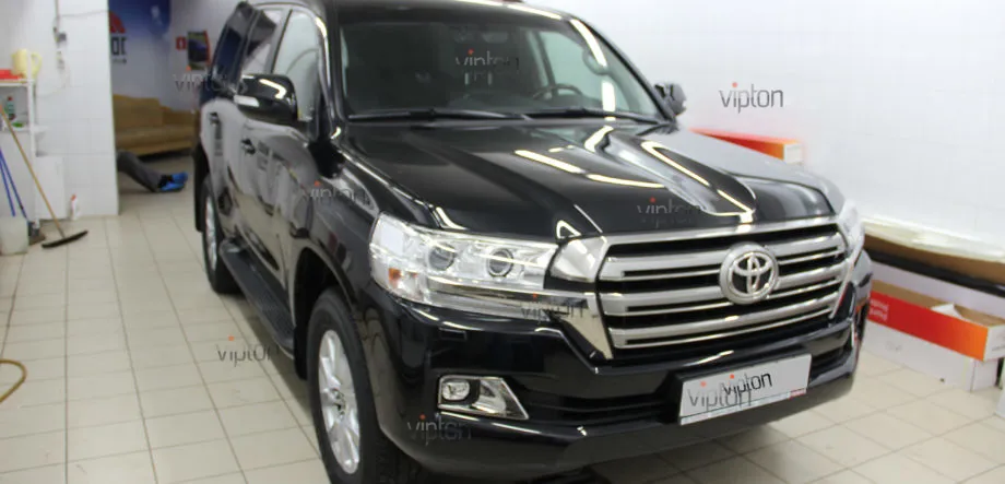 Toyota Land Cruiser 200 пленка LLumar Platinum Plus PPF 12 Toyota Land Cruiser 200 пленка LLumar Platinum Plus PPF 12
