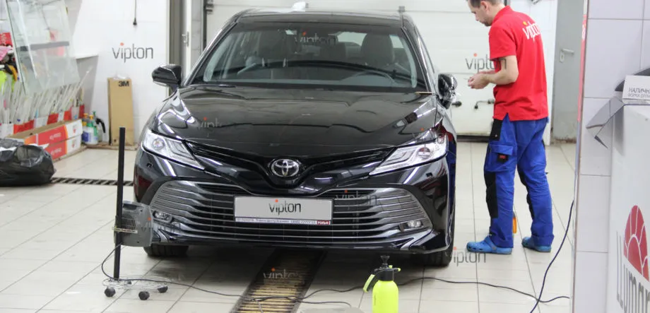 Toyota Camry:  пленка SPARKS TOP. 2