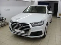 Audi Q7: Установка антигравийной пленки LLUMAR GLOSS PPF