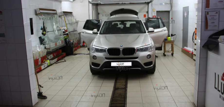 BMW X3: тонирование задней 5 BMW X3: тонирование задней 5