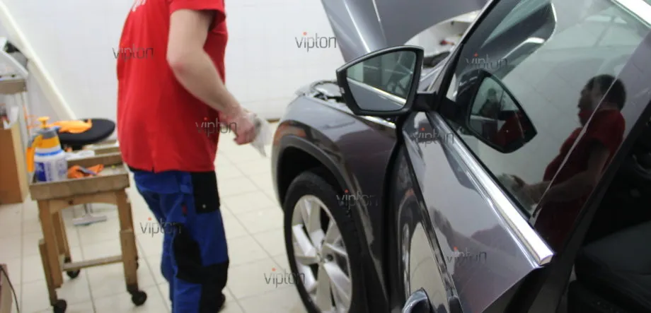 Skoda Kodiaq: Антигравийная защита 4 Skoda Kodiaq: Антигравийная защита 4