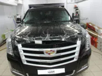 Cadillac Escalade: Антигравийное покрытие