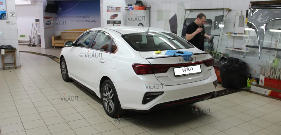Kia Cerato LLumar ATR 05 CH SR HPR 4 Kia Cerato LLumar ATR 05 CH SR HPR 4