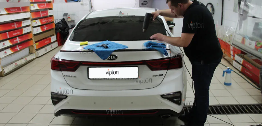 Kia Cerato LLumar ATR 05 CH SR HPR 8 Kia Cerato LLumar ATR 05 CH SR HPR 8
