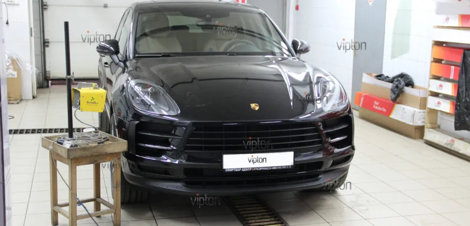 Porsche Macan LLUMAR GLOSS PPF. 1 Porsche Macan LLUMAR GLOSS PPF. 1