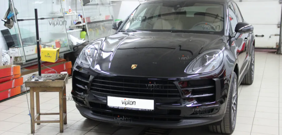 Porsche Macan LLUMAR GLOSS PPF. 2 Porsche Macan LLUMAR GLOSS PPF. 2