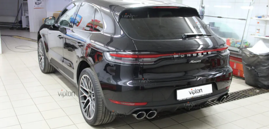 Porsche Macan LLUMAR GLOSS PPF. 3 Porsche Macan LLUMAR GLOSS PPF. 3