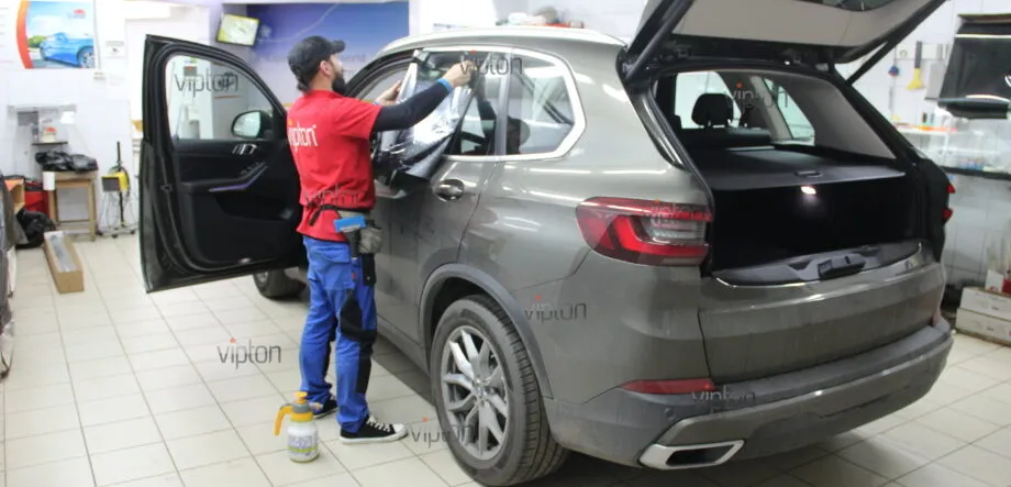 BMW X5:Бронирование стекол 7 BMW X5:Бронирование стекол 7