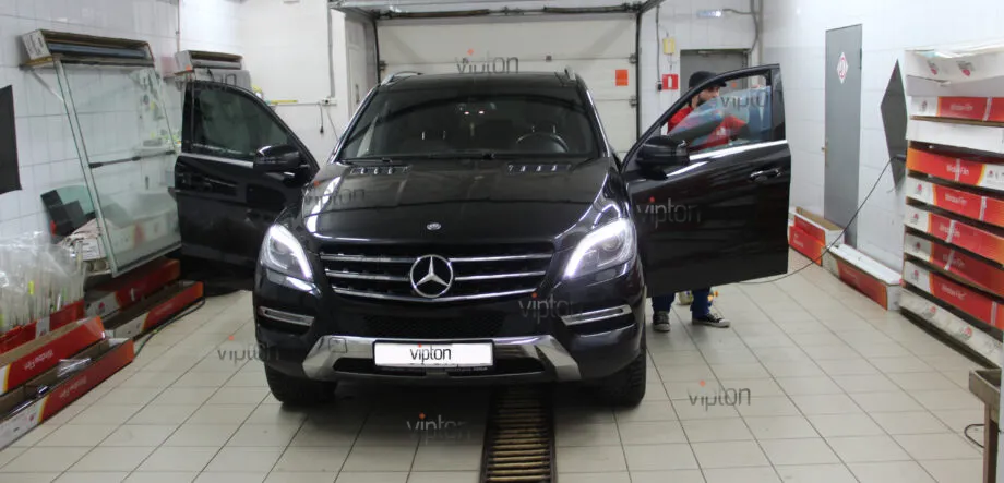 Mercedes-Benz ML350 3 Mercedes-Benz ML350 3