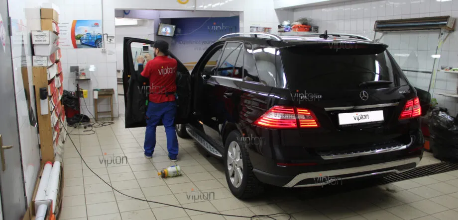 Mercedes-Benz ML350 5 Mercedes-Benz ML350 5