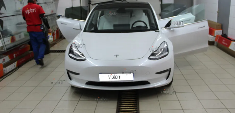 Tesla Model 3 LLumar ATR 15. 2 Tesla Model 3 LLumar ATR 15. 2