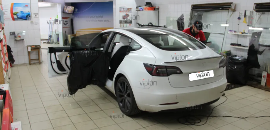 Tesla Model 3 LLumar ATR 15. 4 Tesla Model 3 LLumar ATR 15. 4