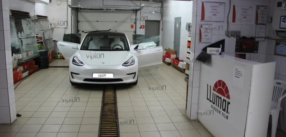 Tesla Model 3 LLumar ATR 15. 5 Tesla Model 3 LLumar ATR 15. 5