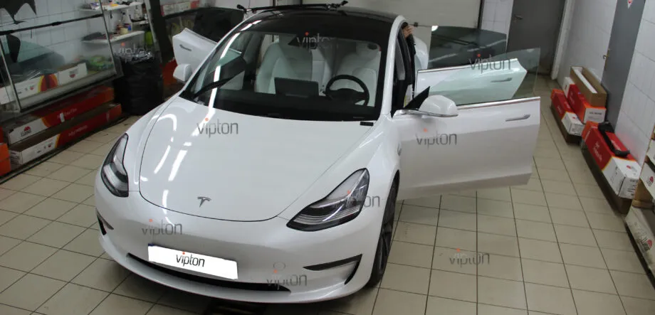 Tesla Model 3 LLumar ATR 15. 6 Tesla Model 3 LLumar ATR 15. 6