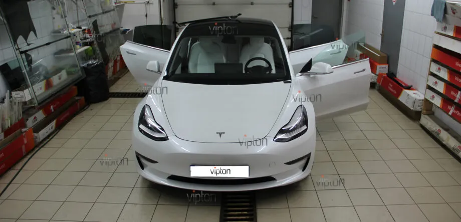 Tesla Model 3 LLumar ATR 15. 7 Tesla Model 3 LLumar ATR 15. 7