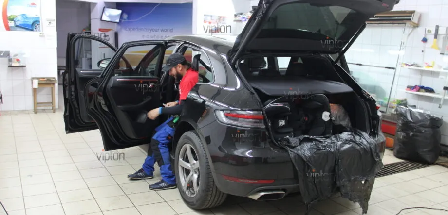 Porsche Macan LLumar ATR 15 CH SR HPR 1 Porsche Macan LLumar ATR 15 CH SR HPR 1