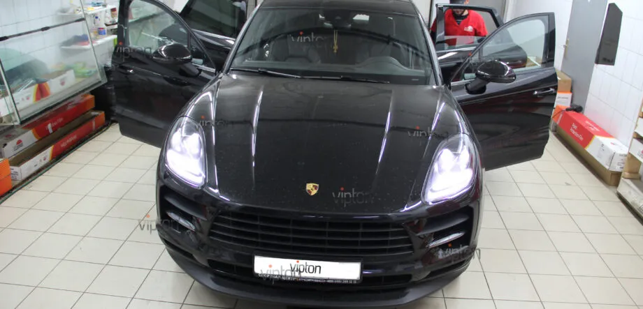 Porsche Macan LLumar ATR 15 CH SR HPR 3 Porsche Macan LLumar ATR 15 CH SR HPR 3