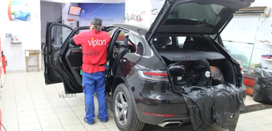 Porsche Macan LLumar ATR 15 CH SR HPR 5 Porsche Macan LLumar ATR 15 CH SR HPR 5