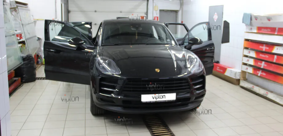 Porsche Macan LLumar ATR 15 CH SR HPR 7 Porsche Macan LLumar ATR 15 CH SR HPR 7