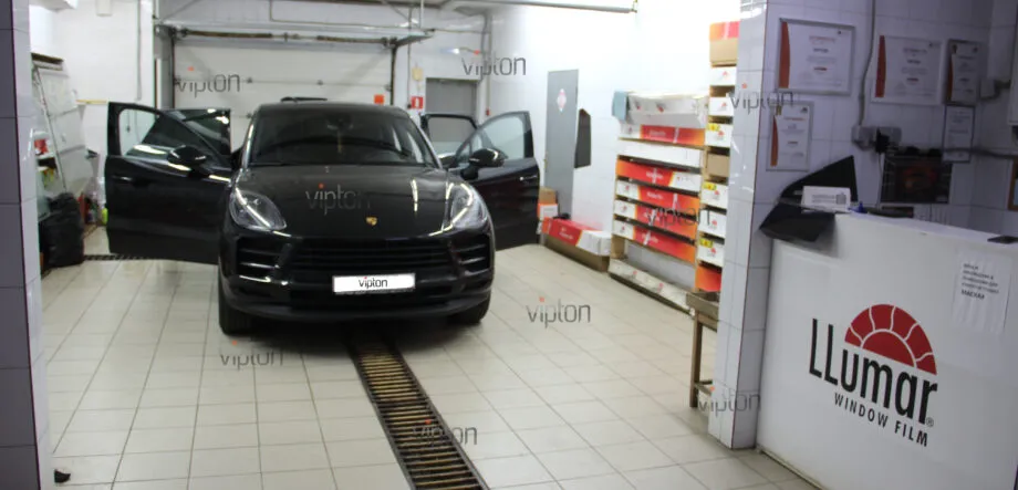 Porsche Macan LLumar ATR 15 CH SR HPR 8 Porsche Macan LLumar ATR 15 CH SR HPR 8
