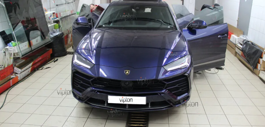 Lamborghini Urus LLumar ATR 15 CH SR HPR 20 Lamborghini Urus LLumar ATR 15 CH SR HPR 20