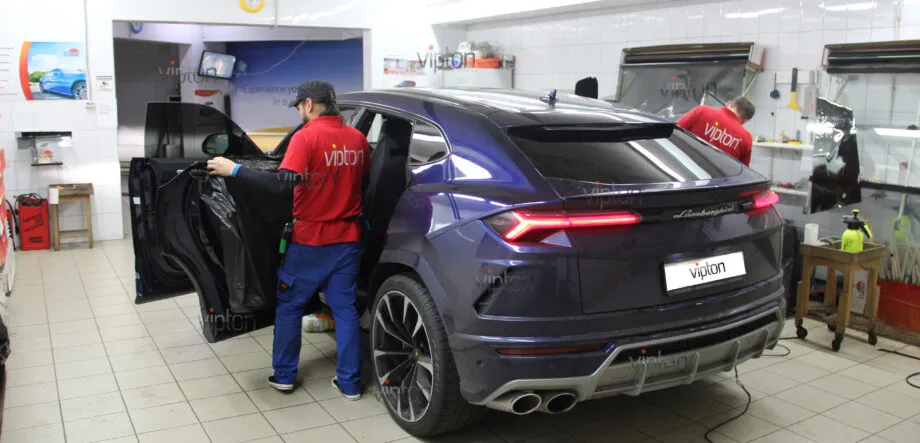 Lamborghini Urus LLumar ATR 15 CH SR HPR 12 Lamborghini Urus LLumar ATR 15 CH SR HPR 12