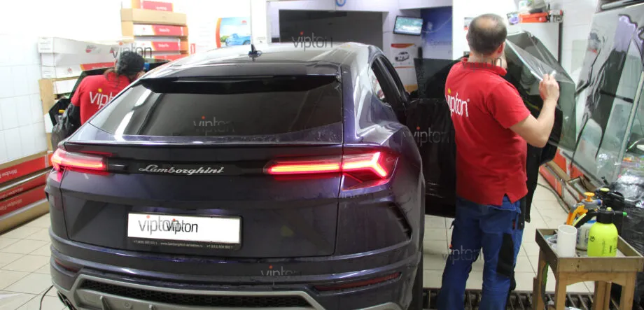 Lamborghini Urus LLumar ATR 15 CH SR HPR 8 Lamborghini Urus LLumar ATR 15 CH SR HPR 8