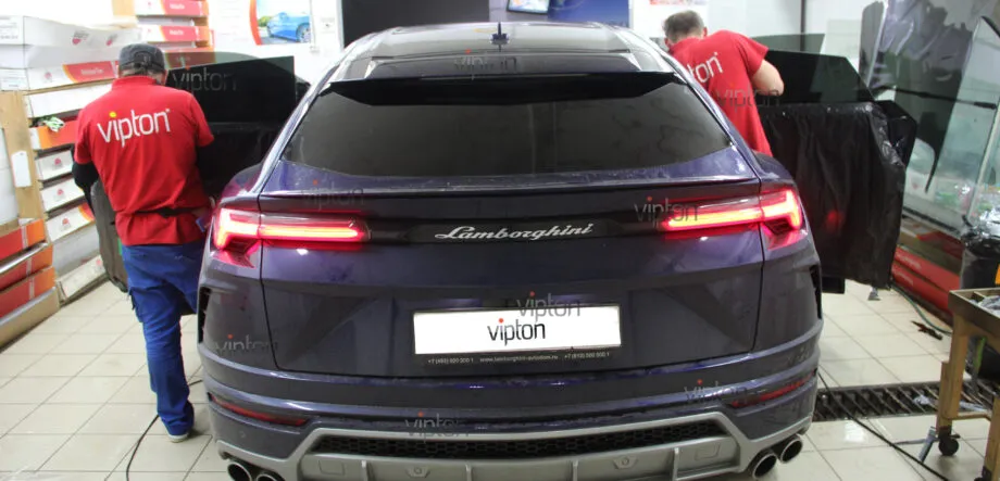 Lamborghini Urus LLumar ATR 15 CH SR HPR 5 Lamborghini Urus LLumar ATR 15 CH SR HPR 5