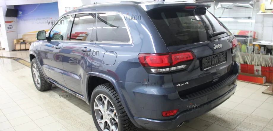 Jeep Grand Cherokee: расширенный пакет 1 Jeep Grand Cherokee: расширенный пакет 1