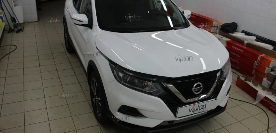 Nissan Qashqai LLUMAR Platinum Plus PPF 1 Nissan Qashqai LLUMAR Platinum Plus PPF 1