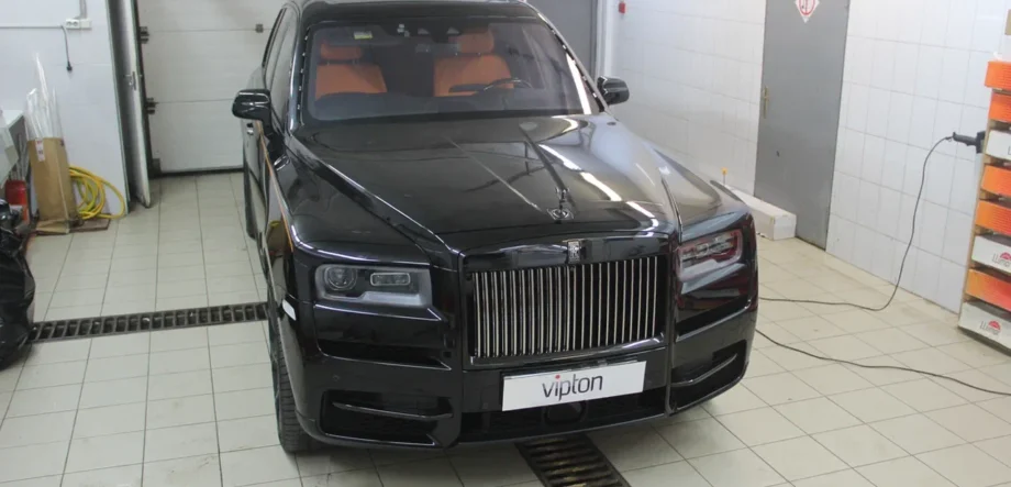 Rolls-Royce Cullinan 10 Rolls-Royce Cullinan 10